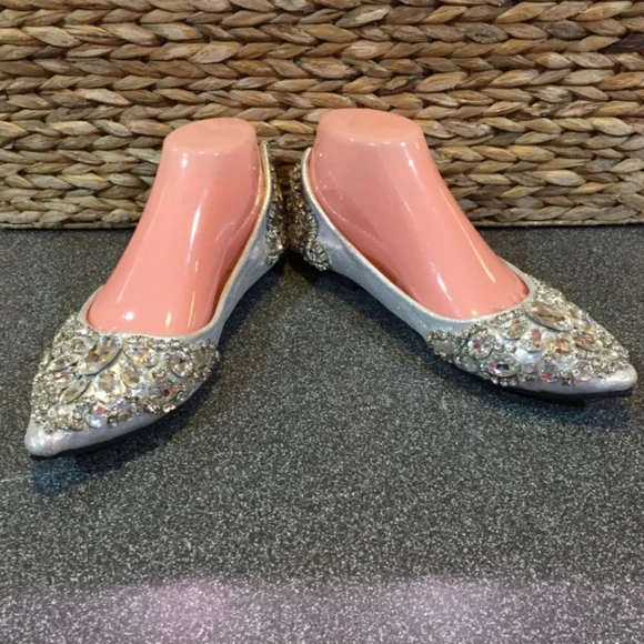Elegant Silver Embellished Flats - Picture 3 of 16